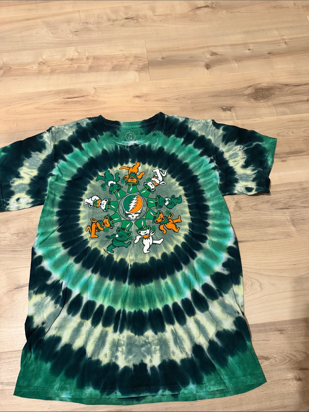 men’s size large Sundog Grateful Dead green tie dye tee